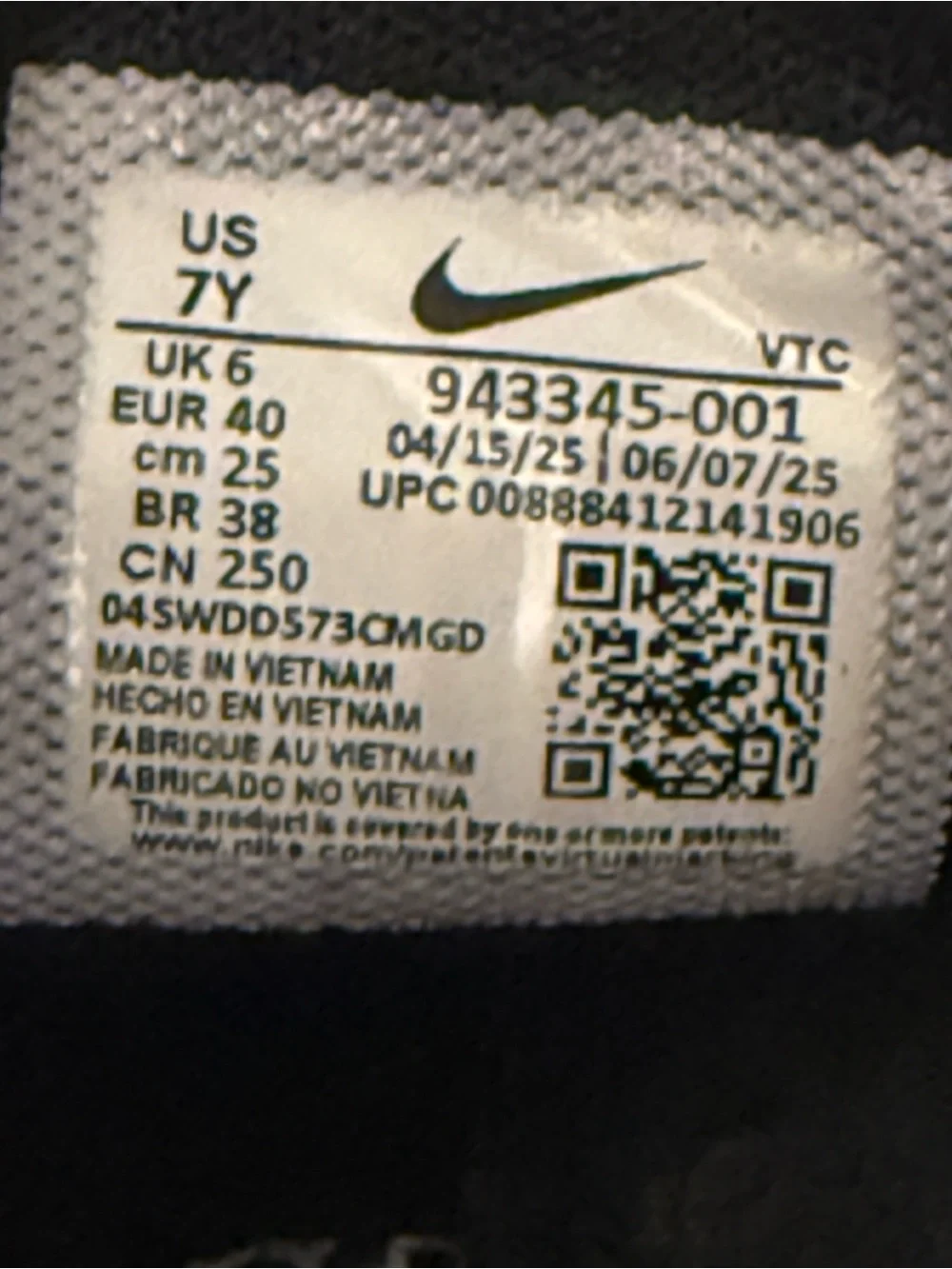 Nike Air Max 270 Men's Sneakers - Black/White